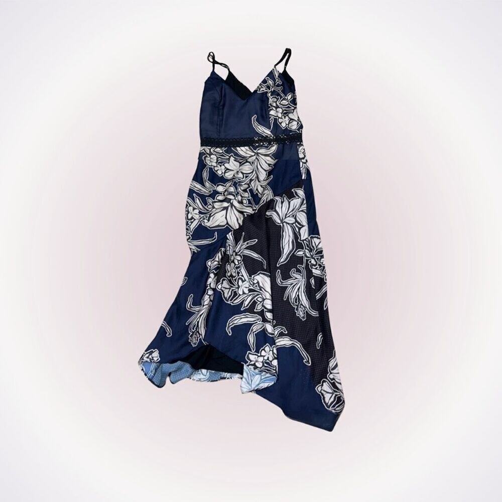 Harlyn modern floral patchwork v-neck mermaid gown | Sz M